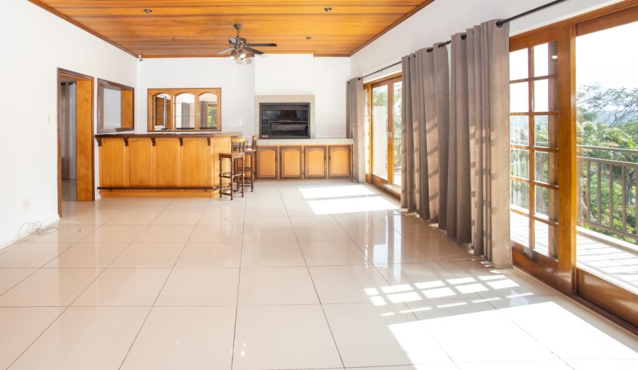 4 Bedroom Property for Sale in Beacon Bay Eastern Cape